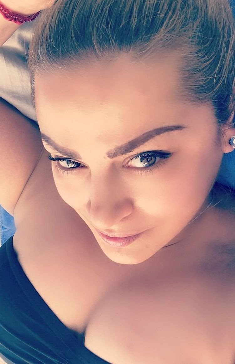 Geile dame zoekt een man voor spannende sex chat